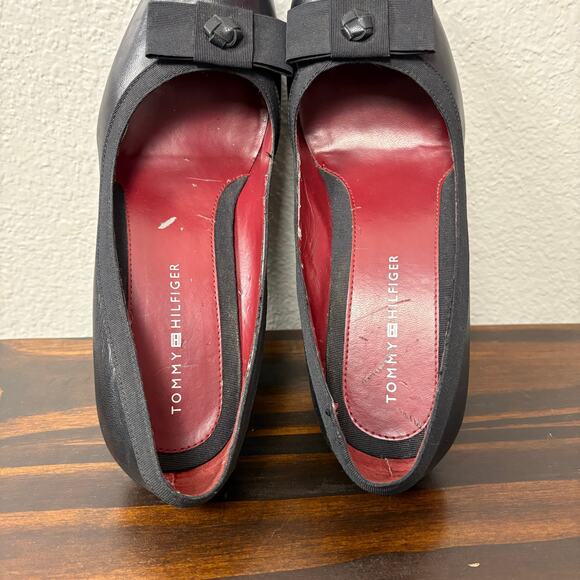 Tommy Hilfiger Wedge Heels Women Sz 7M Black Leather Upper Slip On 4” Pump Bow - Picture 6 of 8